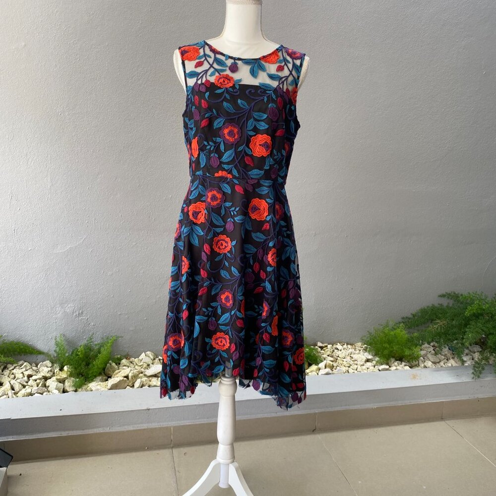 Tahari Floral Dress · Size 8P